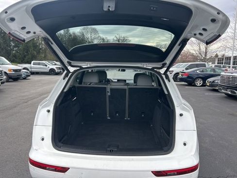 Used 2019 Audi Q5 2.0T Premium Plus w/ Premium Plus Package image 8