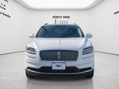 Used 2022 Lincoln Nautilus Reserve w/ Equipment Group 201A FWD image 8