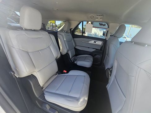 New 2026 Ford Explorer Active w/ Active Comfort Package image 7