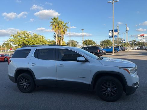 Used 2017 GMC Acadia SLT image 2