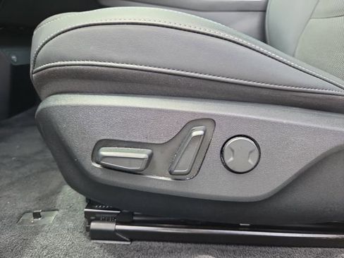 Used 2024 Kia EV6 Light RWD image 12