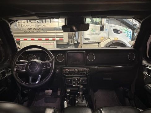 Used 2019 Jeep Wrangler Unlimited Sahara image 12