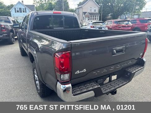 Used 2018 Toyota Tacoma SR5 AWD/4WD image 5
