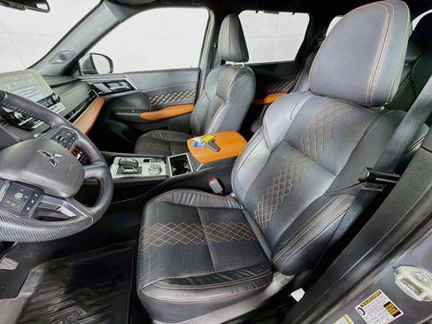 Used 2022 Mitsubishi Outlander SEL AWD/4WD image 2