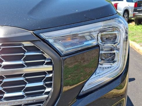 Used 2023 GMC Terrain Denali w/ Denali Premium Package AWD/4WD image 9