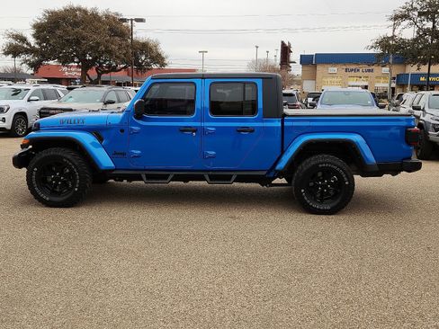 Used 2021 Jeep Gladiator Willys image 2