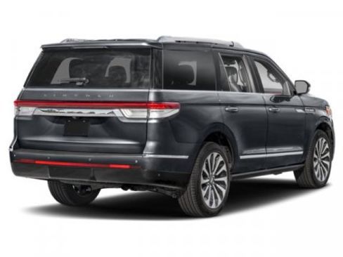 Used 2024 Lincoln Navigator Reserve image 5