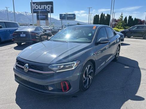 Used 2022 Volkswagen Jetta GLI Autobahn FWD image 9
