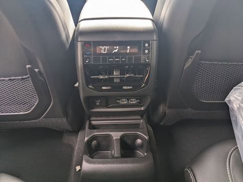 New 2024 Jeep Grand Cherokee L Limited image 12