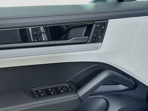 Used 2024 Porsche Cayenne S image 20