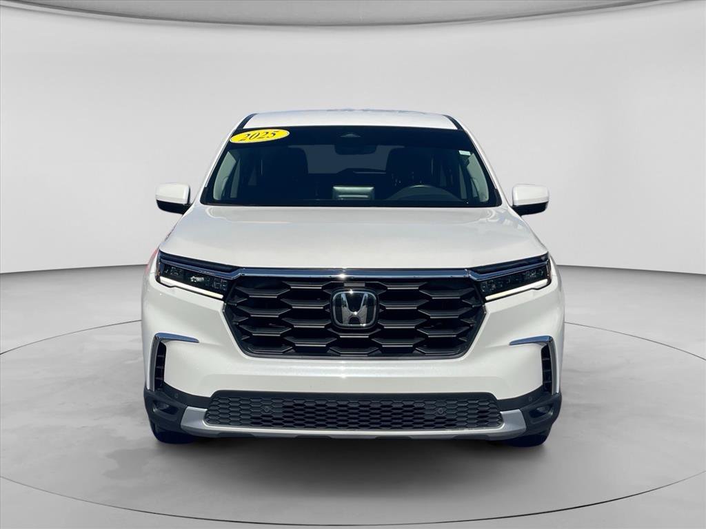 Used 2025 Honda Pilot EX-L image 2