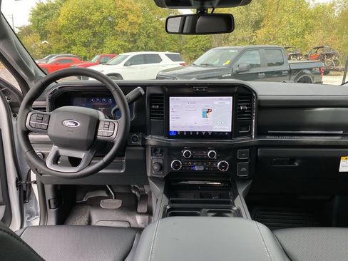 New 2026 Ford F250 Lariat w/ FX4 Off-Road Package image 5