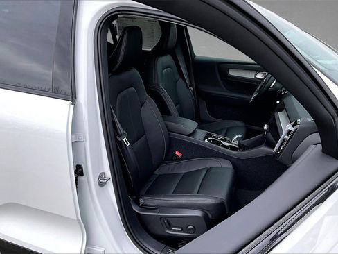 New 2026 Volvo XC40 B5 Plus w/ Protection Package Premier image 11