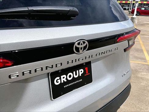 Certified 2024 Toyota Grand Highlander AWD Hybrid image 31