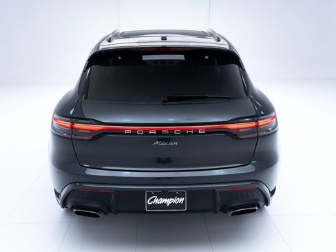 Certified 2025 Porsche Macan image 10