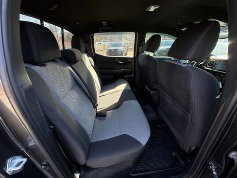 Used 2021 Toyota Tacoma TRD Sport image 13