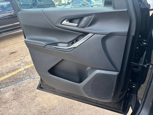 Used 2025 Chevrolet Equinox LT FWD image 18