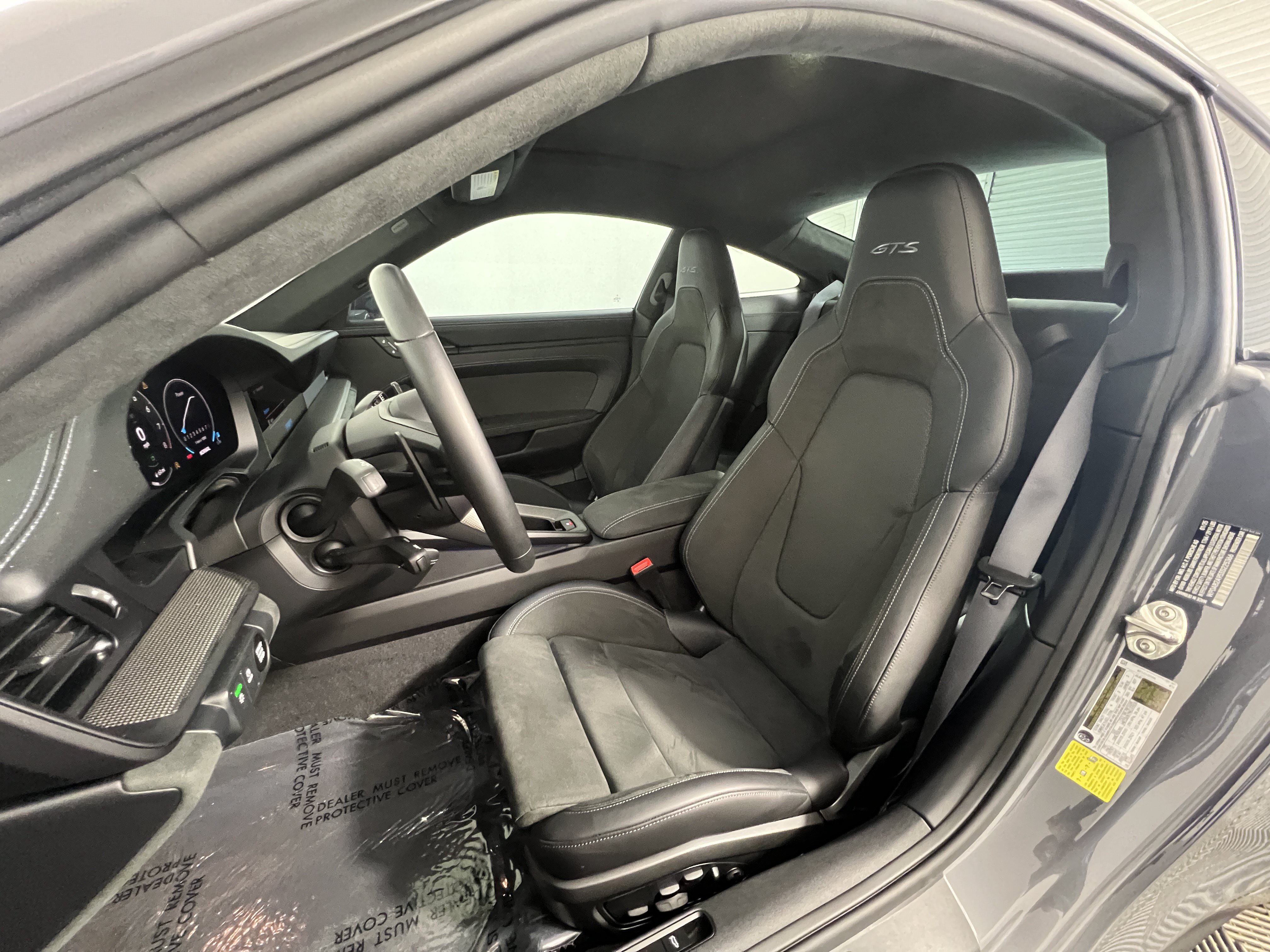 Certified 2025 Porsche 911 Carrera GTS RWD image 5
