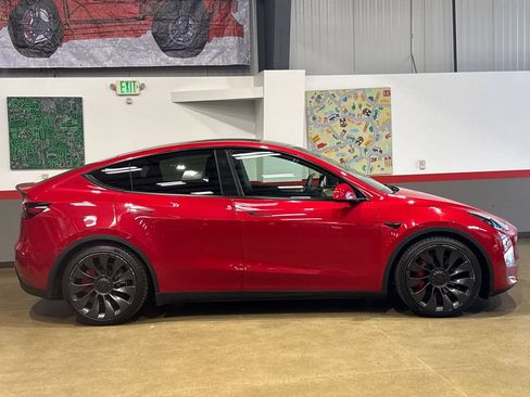 Used 2023 Tesla Model Y Performance AWD/4WD image 4