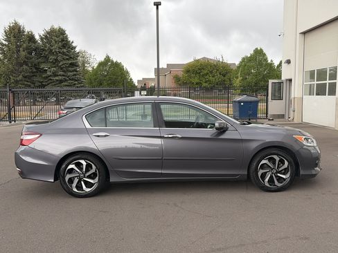 Used 2017 Honda Accord EX image 4