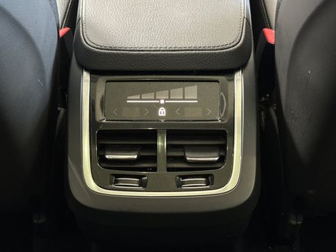 Used 2021 Volvo XC90 T5 Momentum AWD/4WD image 16