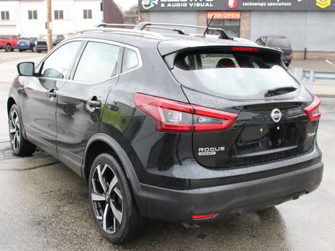 Used 2020 Nissan Rogue Sport SL w/ Premium Package image 3