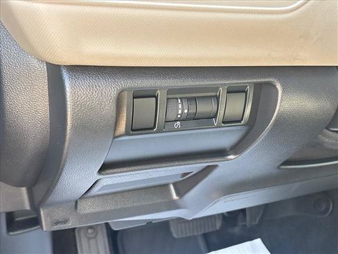 Used 2025 Subaru Forester w/ Convenience Package #1 AWD/4WD image 17