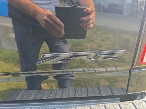 Used 2024 Chevrolet Silverado 2500 ZR2 w/ Technology Package image 18