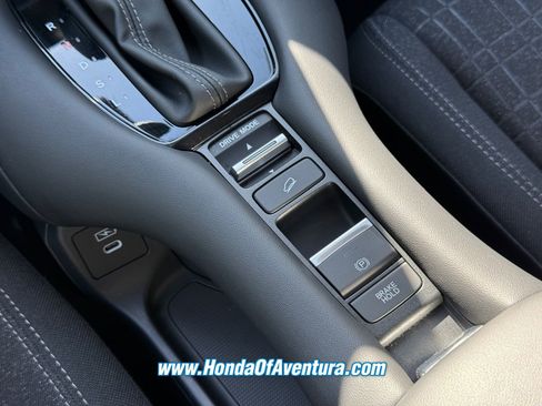 Certified 2024 Honda HR-V LX image 16