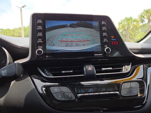 Used 2021 Toyota C-HR LE FWD image 33