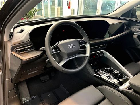 Certified 2025 Audi Q5 Prestige image 17