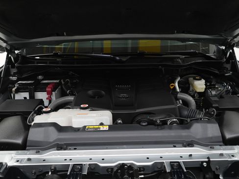 Used 2023 Toyota Tundra Limited AWD/4WD image 30