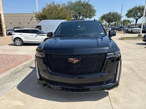 Used 2021 Cadillac Escalade Sport w/ Driver Assist Tech Package AWD/4WD image 3