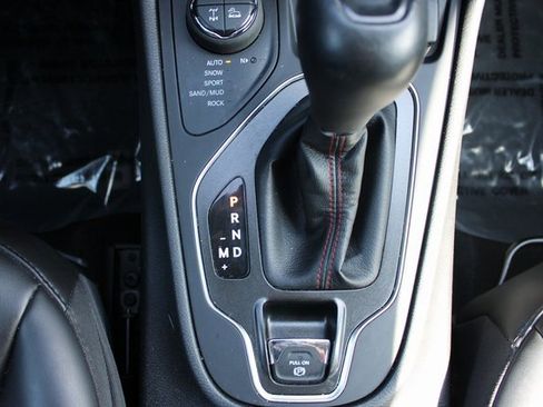 Used 2020 Jeep Cherokee Trailhawk w/ Cold Weather Group image 19