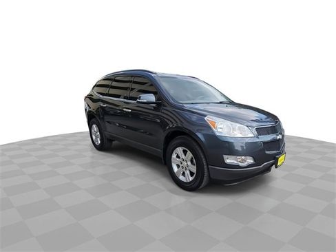 Used 2012 Chevrolet Traverse LT image 2