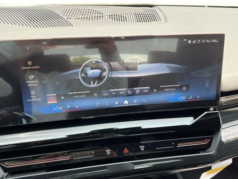 Certified 2025 BMW 530i xDrive w/ Premium Package image 18