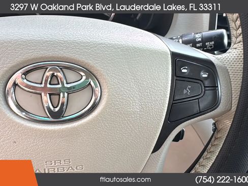Used 2014 Toyota Sienna SE FWD image 42