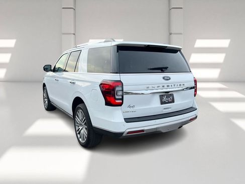 Used 2022 Ford Expedition Limited image 5