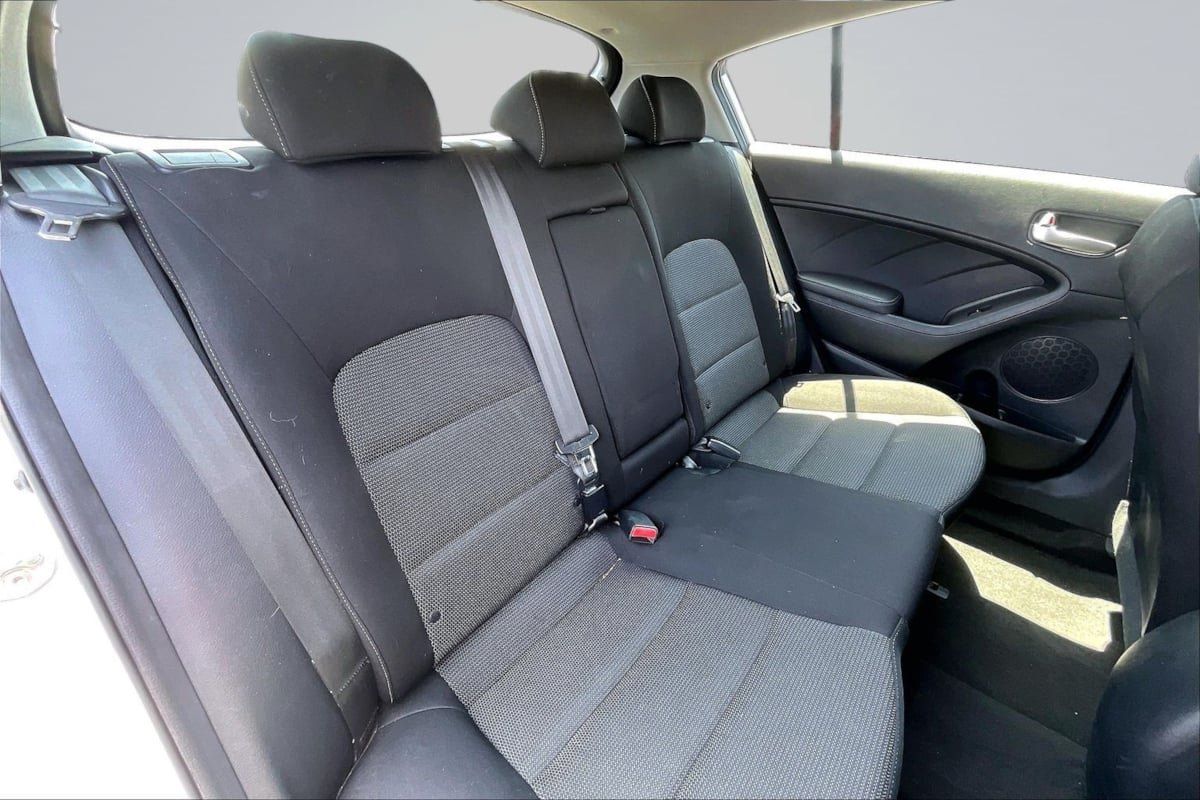 Used 2017 Kia Forte LX FWD image 27