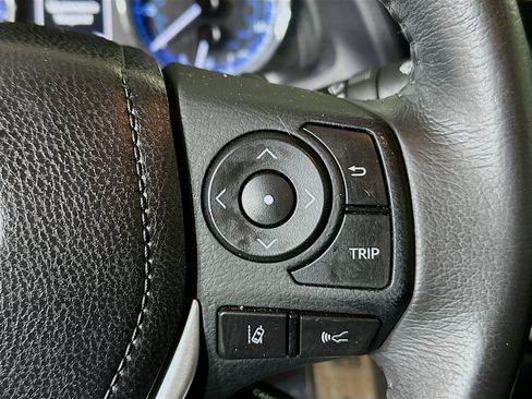 Used 2018 Toyota Corolla SE image 17