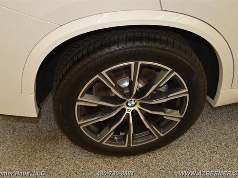 Used 2025 BMW X5 xDrive40i w/ M Sport Package AWD/4WD image 47