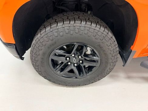 Certified 2021 Chevrolet Silverado 1500 Custom Trail Boss w/ LPO, Dark Essentials Package AWD/4WD image 18
