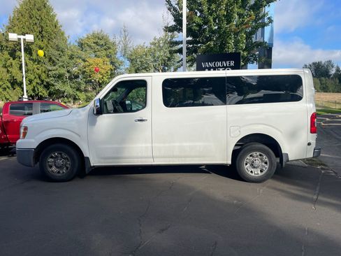 Used 2014 Nissan NV 3500 SL image 2