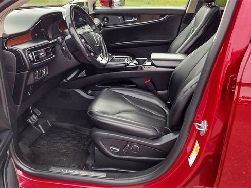 Used 2021 Lincoln Nautilus Reserve w/ Cargo Utility Package image 10