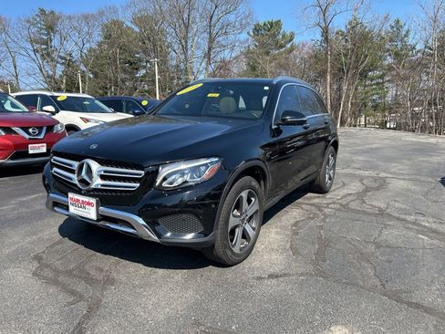 Used 2018 Mercedes-Benz GLC 300 4MATIC image 3