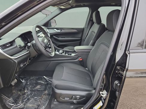 New 2025 Jeep Grand Cherokee Laredo X image 10