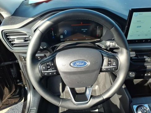 Used 2025 Ford Escape SE FWD image 16