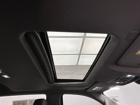 Used 2022 Chevrolet Silverado 1500 LTZ w/ LTZ Premium Package image 8