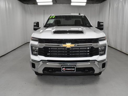 Used 2024 Chevrolet Silverado 2500 LT w/ Snow Plow Prep/Camper Package image 4