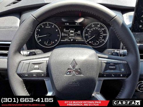 New 2025 Mitsubishi Outlander SE image 13
